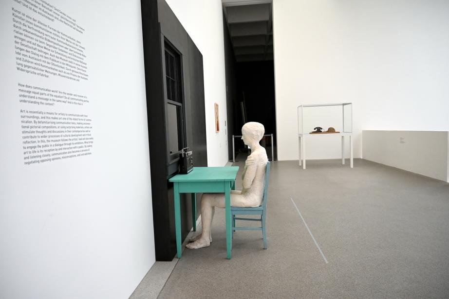 George Segal (1964–1970), Alice Notley, ihren Gedichten lauschend (Alice Notley Listening to Her Poetry), München, Pinakothek der Moderne, Saal 17 2022, 1970, Bild 2/4