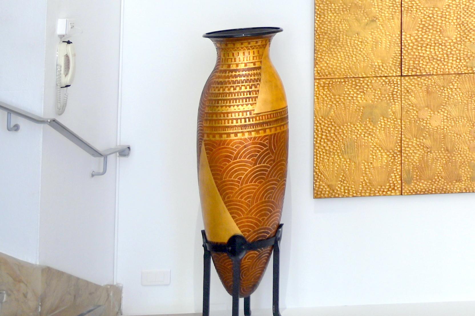 Jean Dunand (1930–1935), Paar große Vasen, Paris, Musée d’art moderne de la Ville de Paris, Saal 2, 1930, Bild 2/3