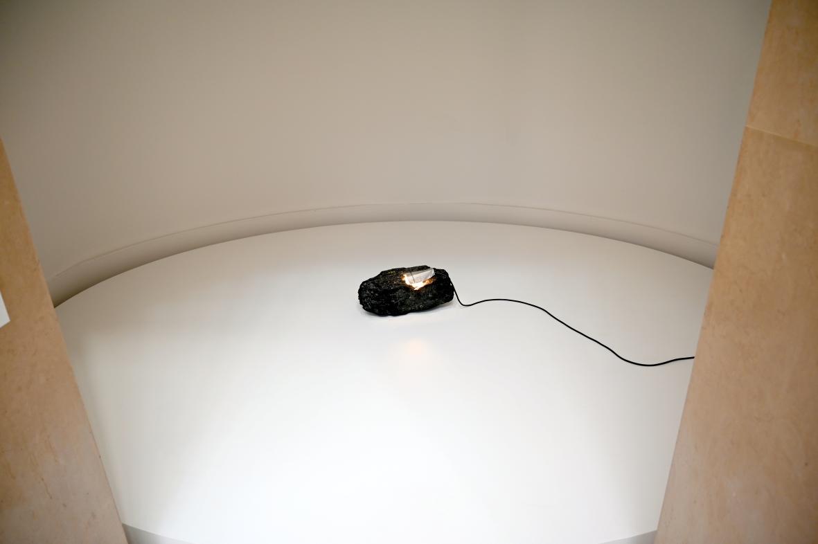 Giovanni Anselmo (1968–1969), Dreihundert Millionen Jahre, Paris, Musée d’art moderne de la Ville de Paris, Saal 4, 1969, Bild 2/4