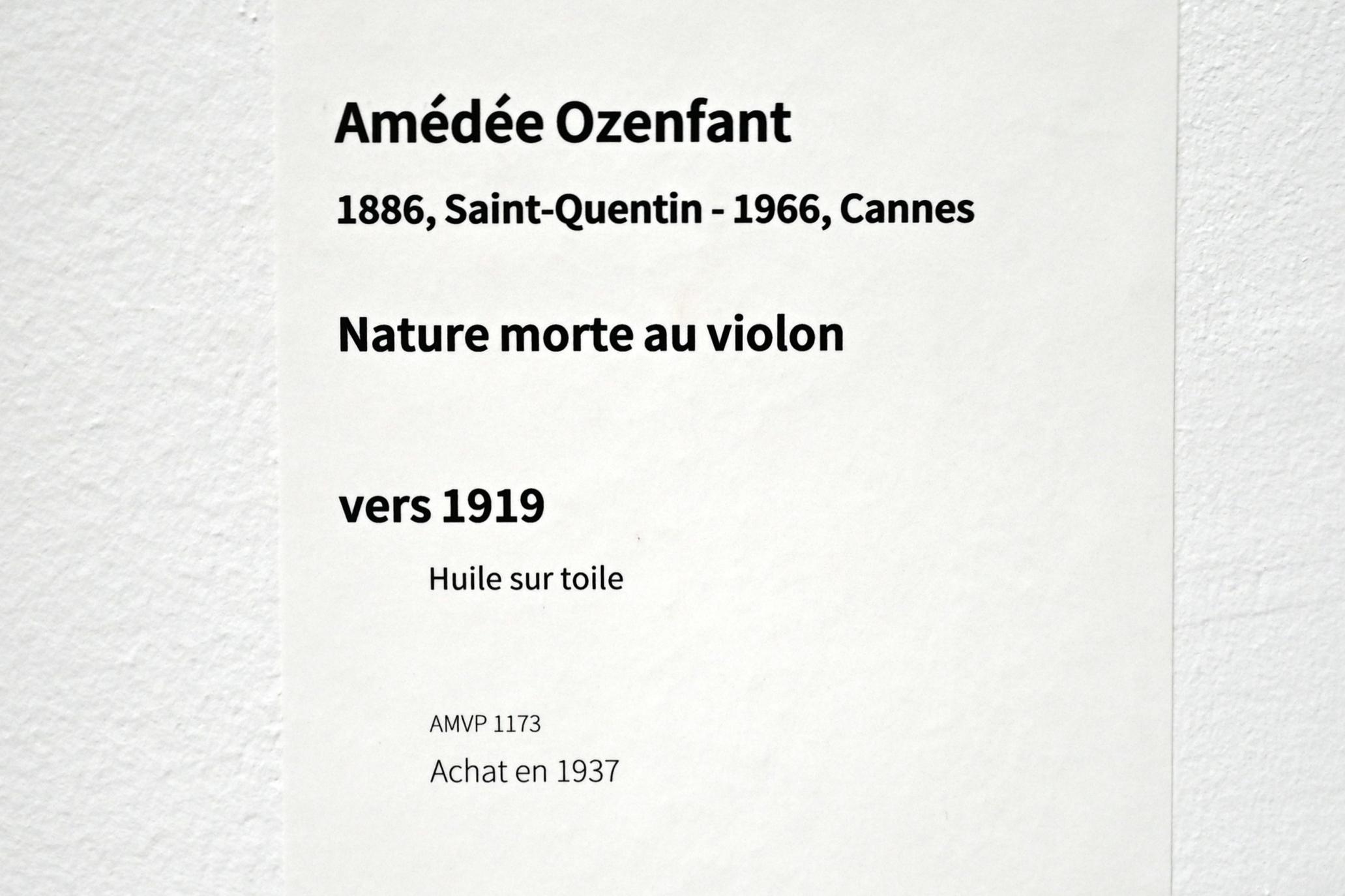 Amédée Ozenfant (1919–1924), Stillleben mit Violine, Paris, Musée d’art moderne de la Ville de Paris, Saal 5, um 1919, Bild 2/2