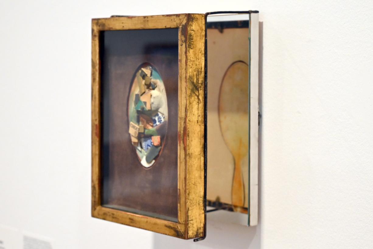 Kurt Schwitters (1919–1947), Spiegel-Collage, Paris, Musée d’art moderne de la Ville de Paris, Saal 10, um 1920–1922, Bild 2/3
