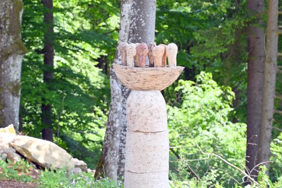 Gabi Hanner (Undatiert), Grundpflichten gegenüber der Gemeinschaft, Artikel 29, Freyung, Pfad der Menschenrechte, Undatiert, Bild 2/7