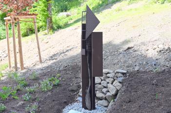 Lothar Blitz (Undatiert), Recht auf Familie, Artikel 16, Freyung, Pfad der Menschenrechte, Undatiert, Bild 2/3