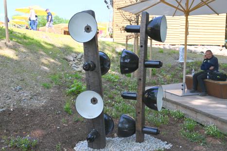 Tomáš Pergler (Undatiert), Recht auf Leben und Freiheit, Artikel 3, Freyung, Pfad der Menschenrechte, Undatiert, Bild 3/5