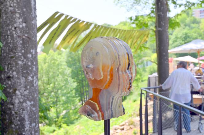 Eva Kühberger (Undatiert), Recht auf Privatsphäre, Artikel 12, Freyung, Pfad der Menschenrechte, Undatiert, Bild 4/6