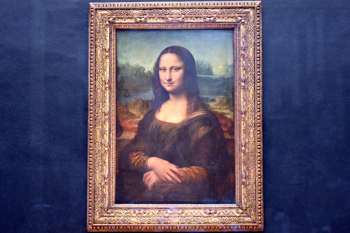 Leonardo da Vinci (1475–1513), Porträt der Lisa Gherardini, Ehefrau des Francesco del Giocondo, bekannt als Mona Lisa bzw. La Gioconda (französisch la Joconde), Paris, Musée du Louvre, Saal 711, um 1503–1519, Bild 1/4