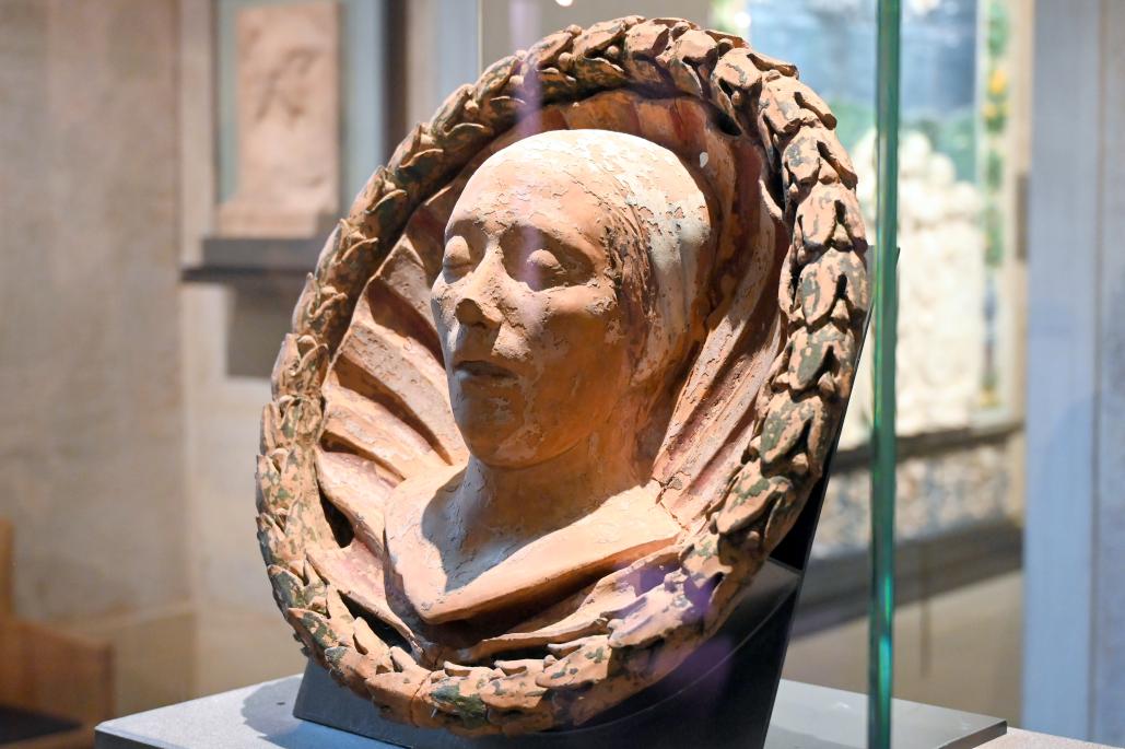 Grabmaske einer Frau, Paris, Musée du Louvre, Saal 160, um 1450–1475, Bild 2/4